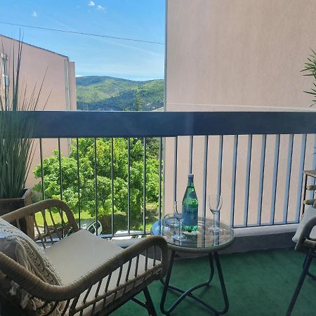 L'Exotique ! Lägenhet Gréoux-les-Bains Exteriör bild